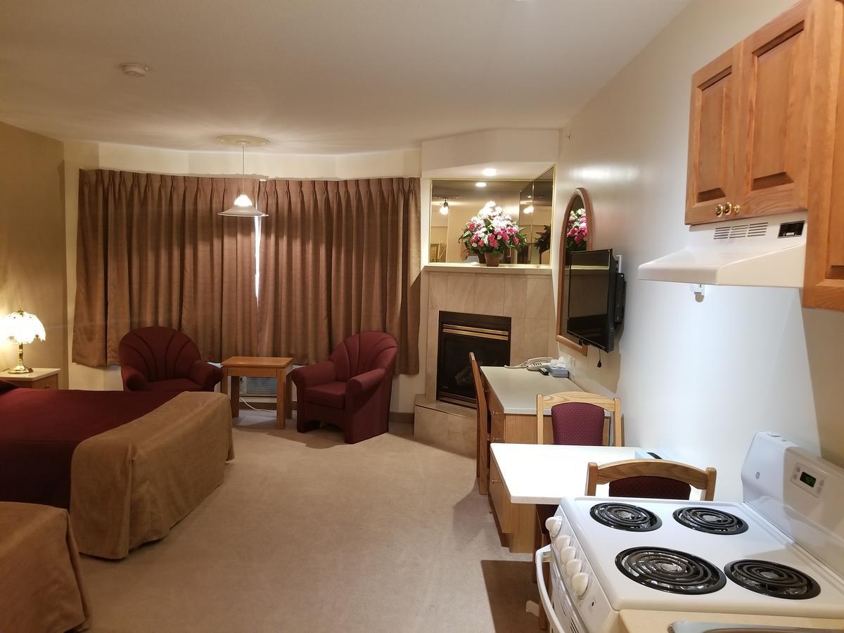 New Imperial Suites Whitecourt Extérieur photo