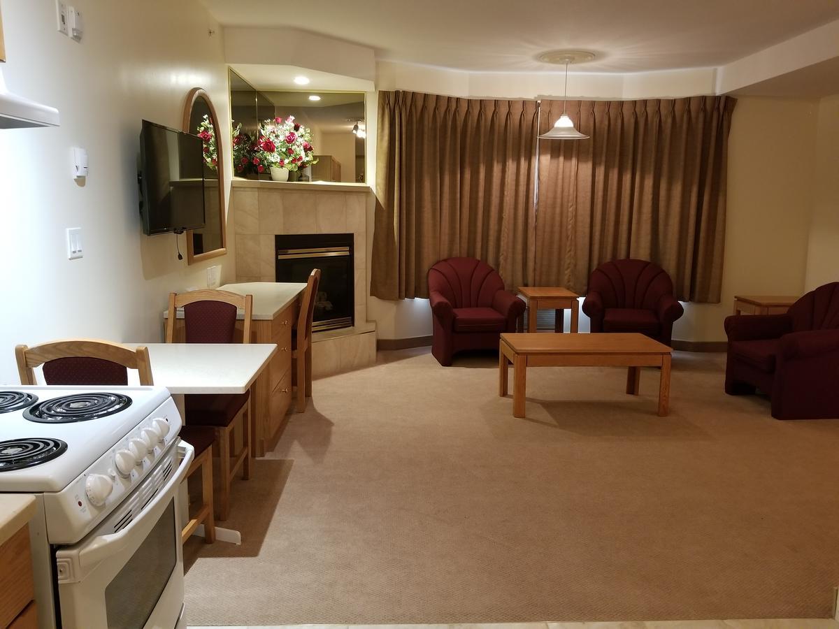 New Imperial Suites Whitecourt Extérieur photo